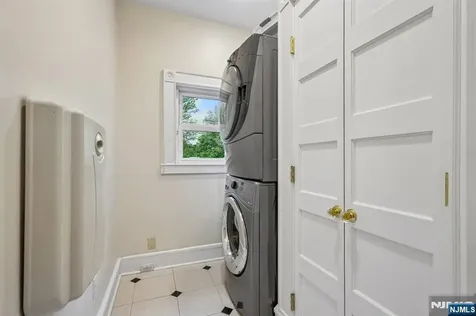 378 Park Street Montclair NJ 07043