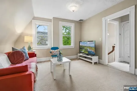 378 Park Street Montclair NJ 07043