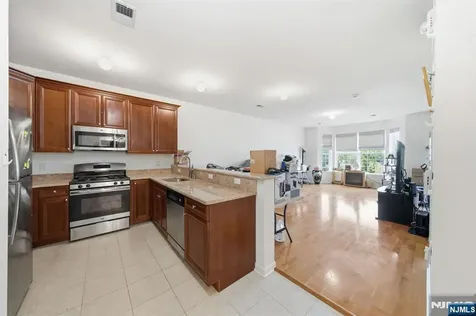 3120 Cory Lane Elmwood Park NJ 07407