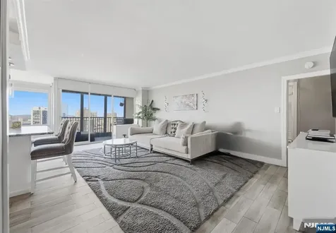 6 Horizon Fort Lee NJ 07024