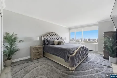 6 Horizon Fort Lee NJ 07024