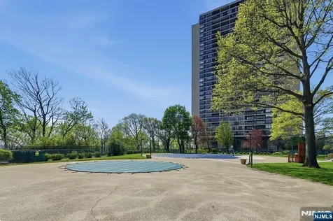 6 Horizon Fort Lee NJ 07024