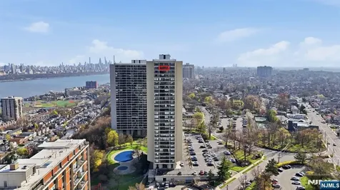 6 Horizon Fort Lee NJ 07024