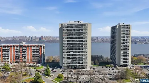 6 Horizon Fort Lee NJ 07024