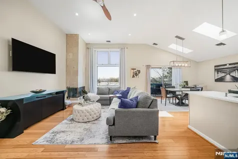 855 Valley Brook Avenue Lyndhurst NJ 07071