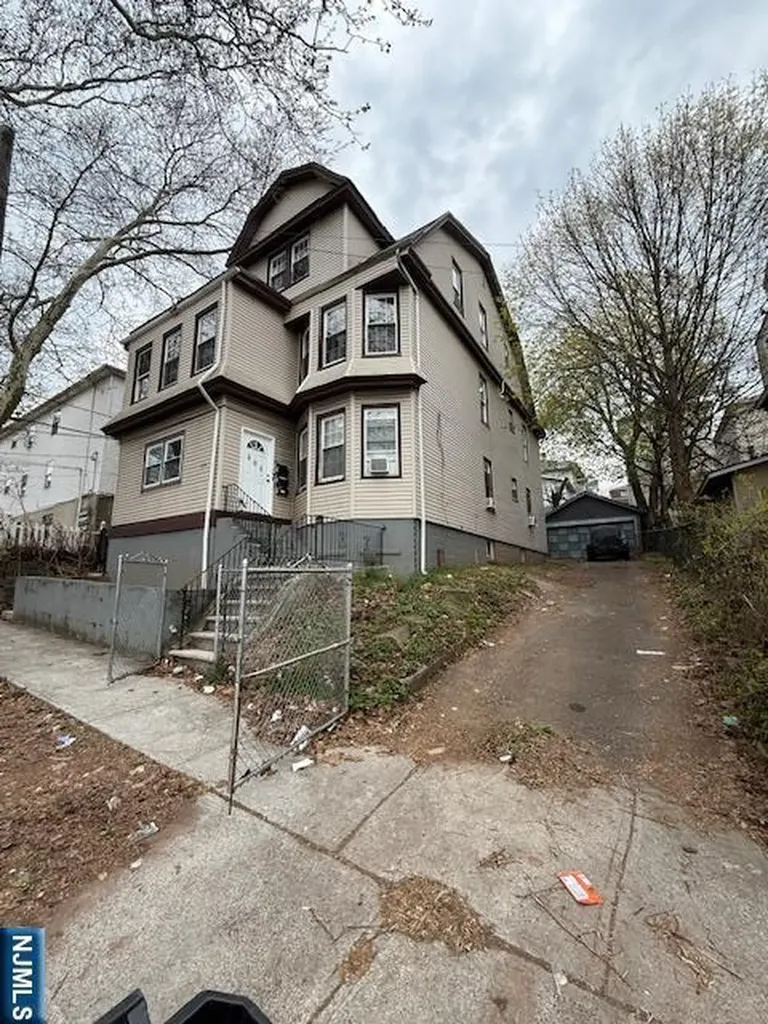 672-674 Irvine Turner Boulevard Newark NJ 07112