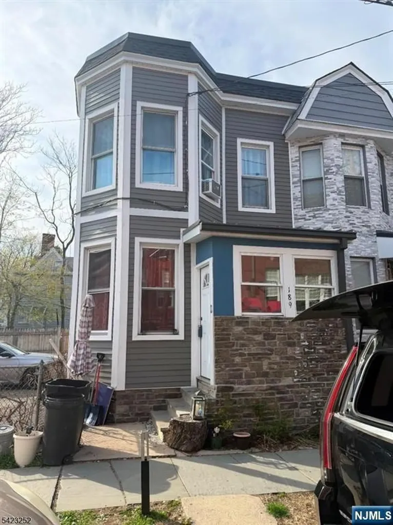 189 Duane Street Orange NJ 07050