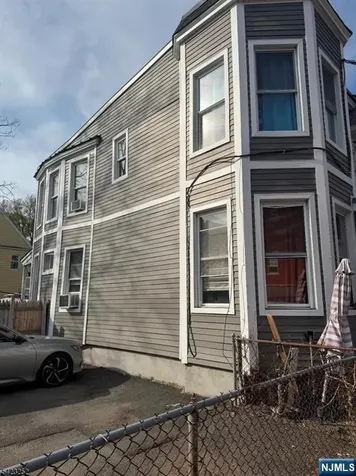189 Duane Street Orange NJ 07050