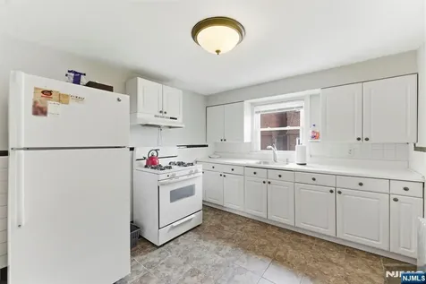 554 Kingsland Avenue Lyndhurst NJ 07071