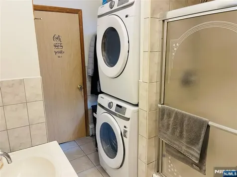 108 Bellevue Avenue Elmwood Park NJ 07407