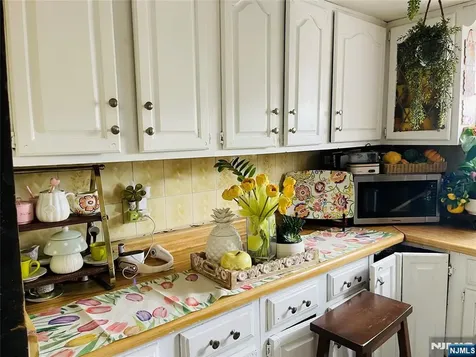 108 Bellevue Avenue Elmwood Park NJ 07407