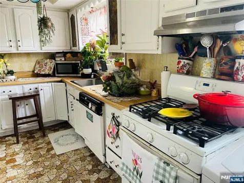 108 Bellevue Avenue Elmwood Park NJ 07407