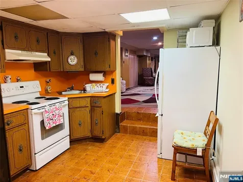 108 Bellevue Avenue Elmwood Park NJ 07407