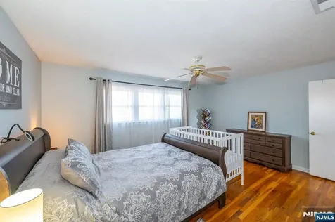8 Sherbone Place Sayreville NJ 08872