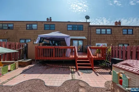 8 Sherbone Place Sayreville NJ 08872