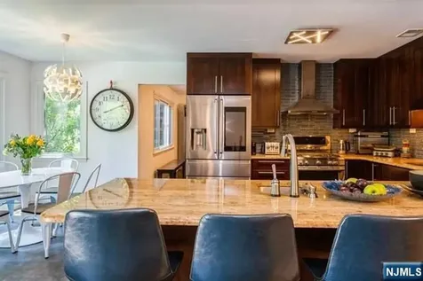 437 Summit Street Englewood Cliffs NJ 07632