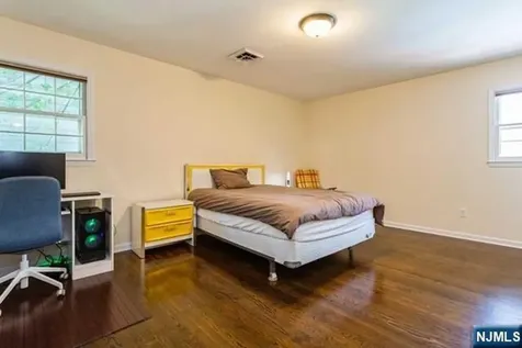 437 Summit Street Englewood Cliffs NJ 07632