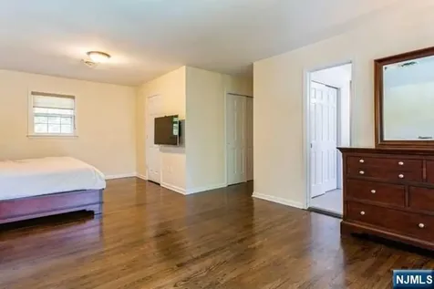 437 Summit Street Englewood Cliffs NJ 07632