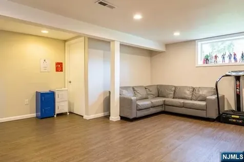 437 Summit Street Englewood Cliffs NJ 07632