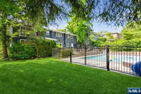 437 Summit Street Englewood Cliffs NJ 07632