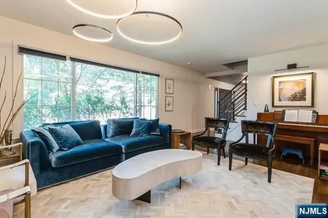 437 Summit Street Englewood Cliffs NJ 07632