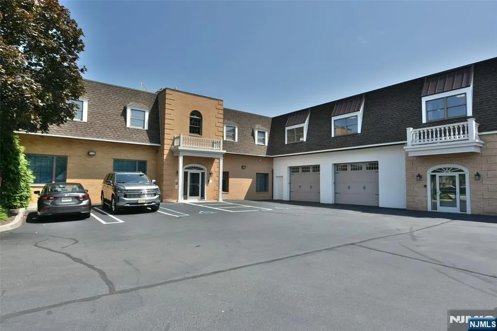555 Goffle Road Ridgewood NJ 07450