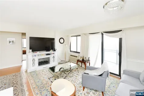 125 Prospect Avenue Hackensack NJ 07601