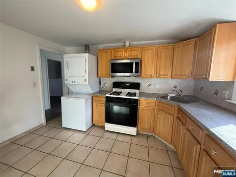 165 Oak Grove Avenue Hasbrouck Heights NJ 07604