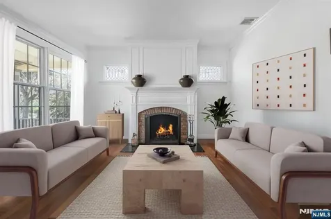 133 N Pleasant Avenue Ridgewood NJ 07450