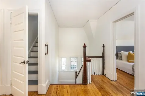 39 Draper Terrace Montclair NJ 07042