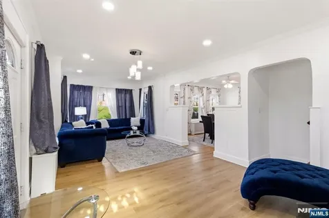 351 Park Avenue Rutherford NJ 07070