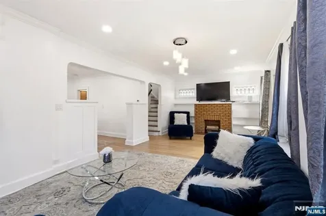 351 Park Avenue Rutherford NJ 07070