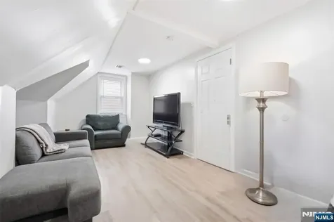 63 Linden Avenue Irvington NJ 07111