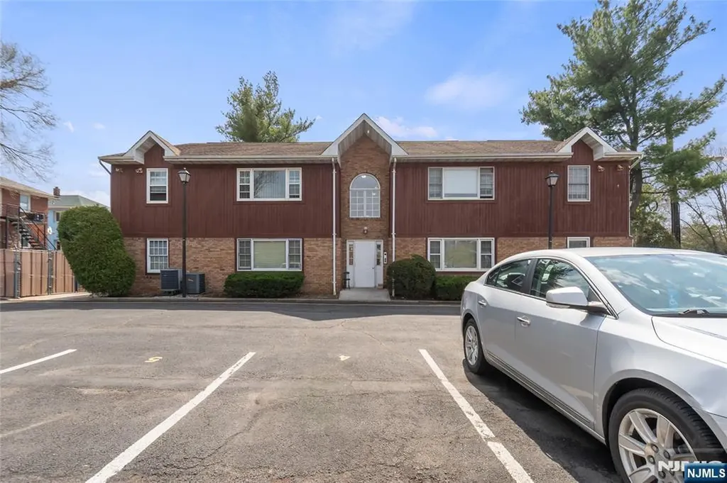 130 Sherwood Avenue Paterson NJ 07502