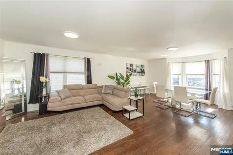 543-545 Livingston Street Elizabeth NJ 07206