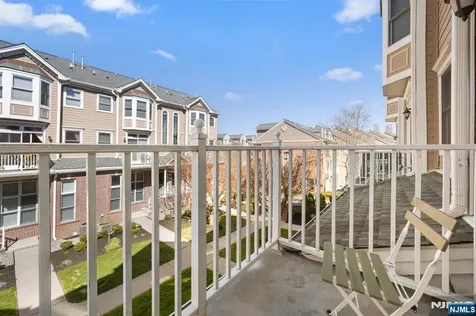 373 Kingston Court West New York NJ 07093