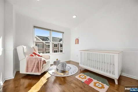 373 Kingston Court West New York NJ 07093