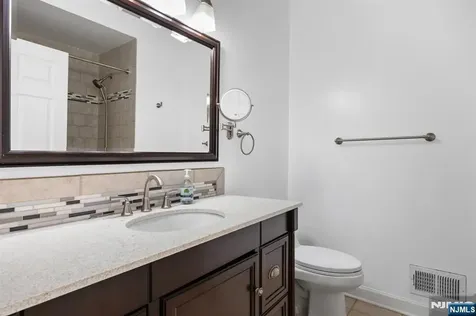 373 Kingston Court West New York NJ 07093