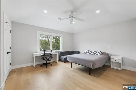 34 Merrifield Way Cresskill NJ 07626