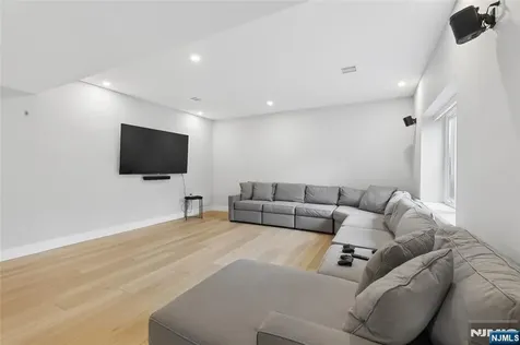 34 Merrifield Way Cresskill NJ 07626