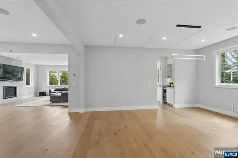 34 Merrifield Way Cresskill NJ 07626
