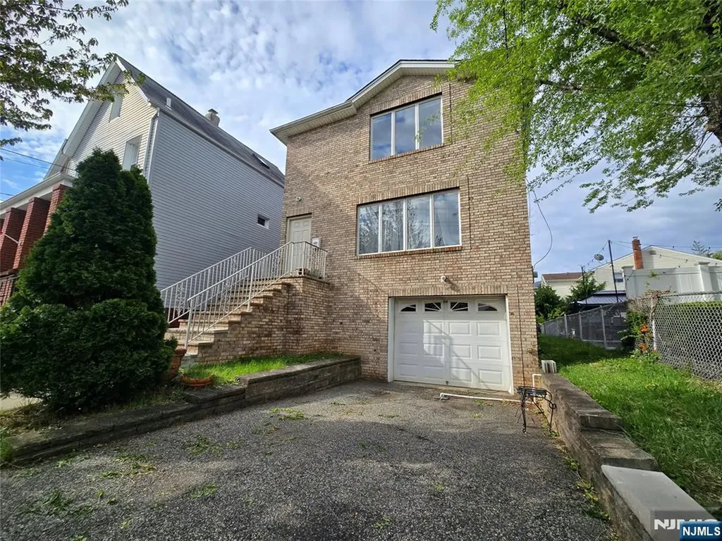 598 Broad Street Carlstadt NJ 07072
