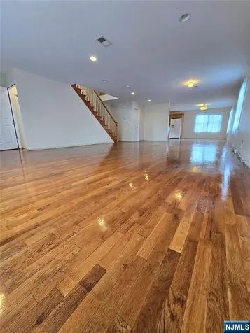 598 Broad Street Carlstadt NJ 07072