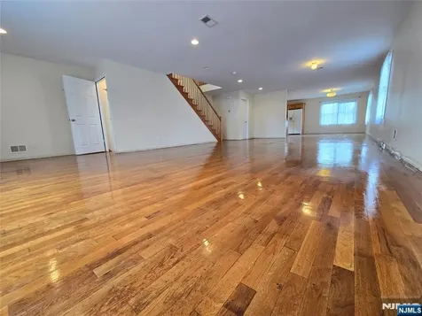 598 Broad Street Carlstadt NJ 07072