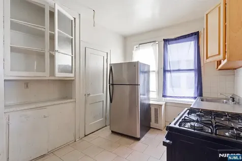 318 Ellery Avenue Newark NJ 07106