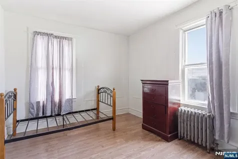 318 Ellery Avenue Newark NJ 07106