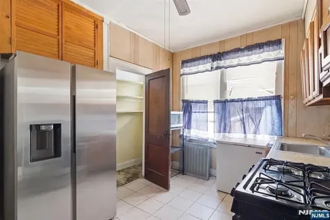 318 Ellery Avenue Newark NJ 07106