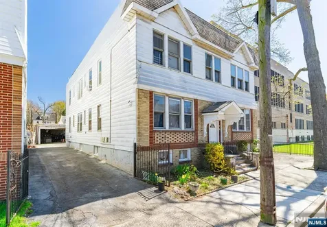 318 Ellery Avenue Newark NJ 07106