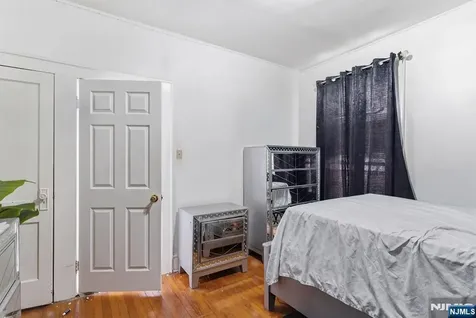 318 Ellery Avenue Newark NJ 07106