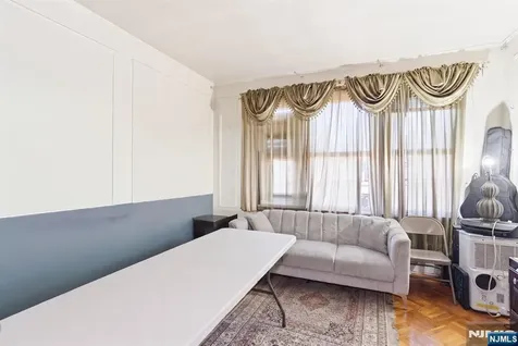 318 Ellery Avenue Newark NJ 07106